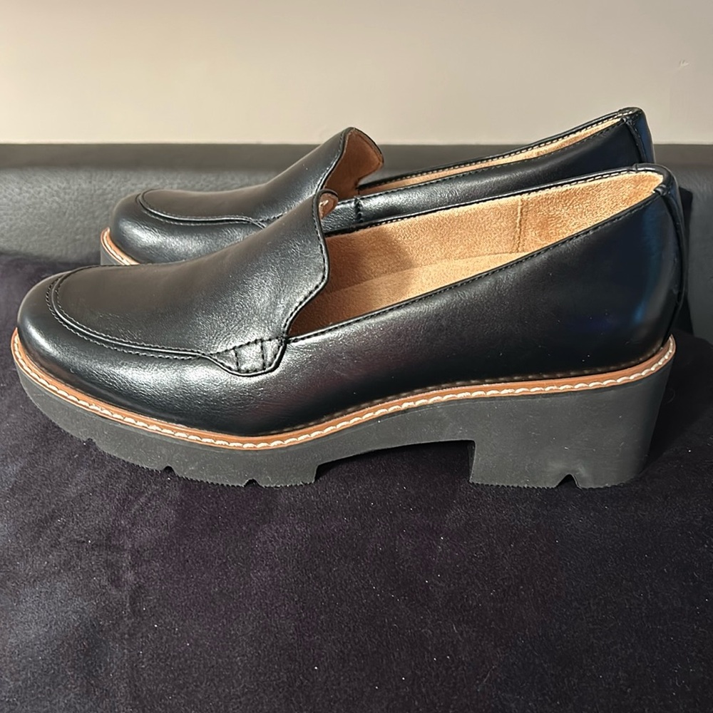 Naturalizer Caberet Black Loafer Women’s size 7